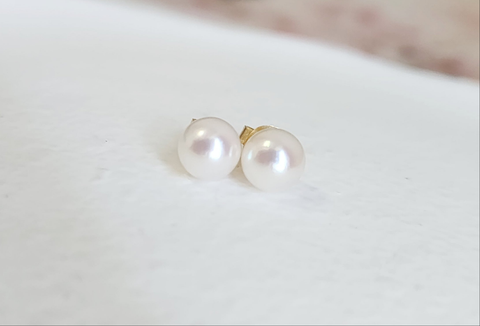Akoya sea pearl earring