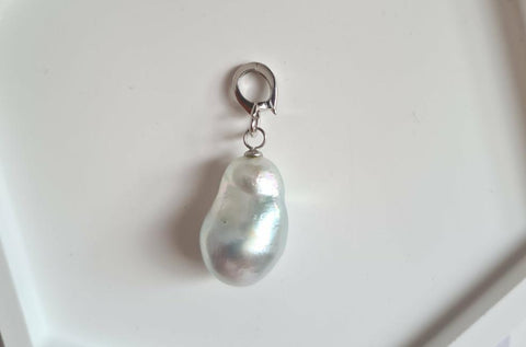 South sea silver white pearl pendant