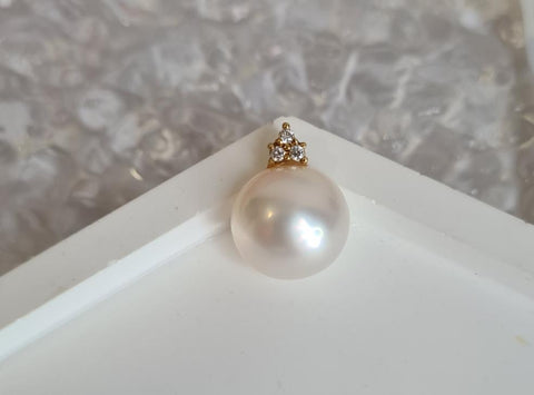 South sea white pearl pendant