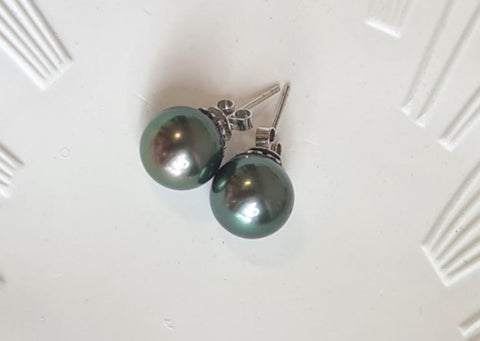Tahitian sea pearl earring