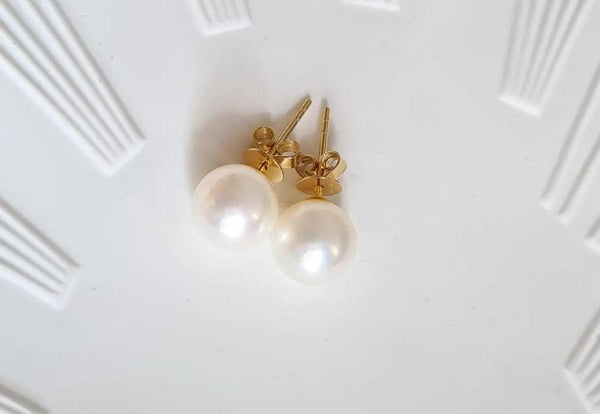 Akoya sea pearl earring