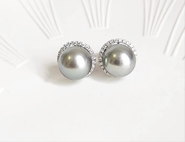 Tahitian sea pearl earring