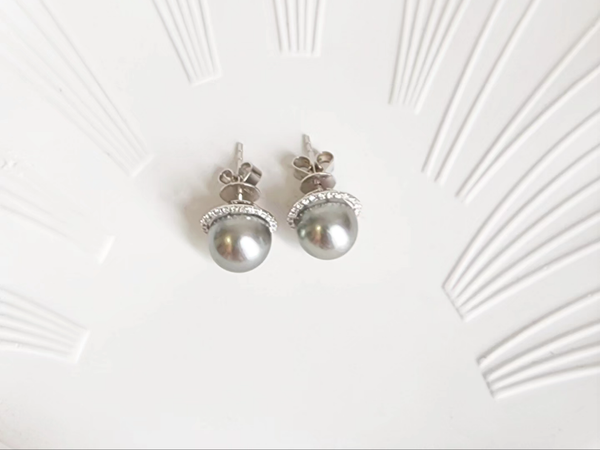 Tahitian sea pearl earring