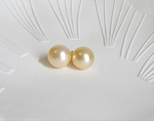 South sea pearl earring