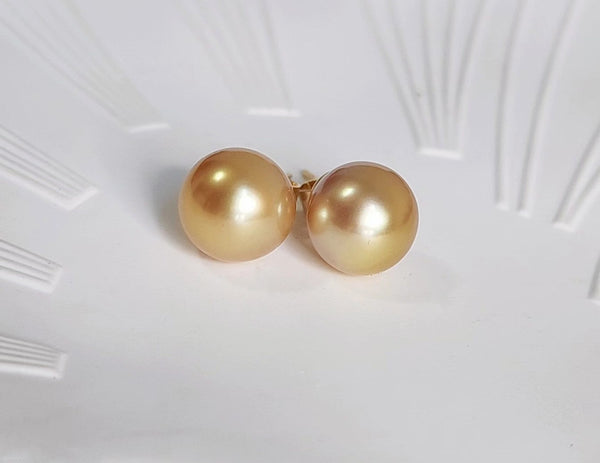 South sea golden pearl earring