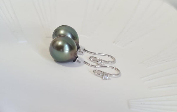 Tahitian sea pearl earring