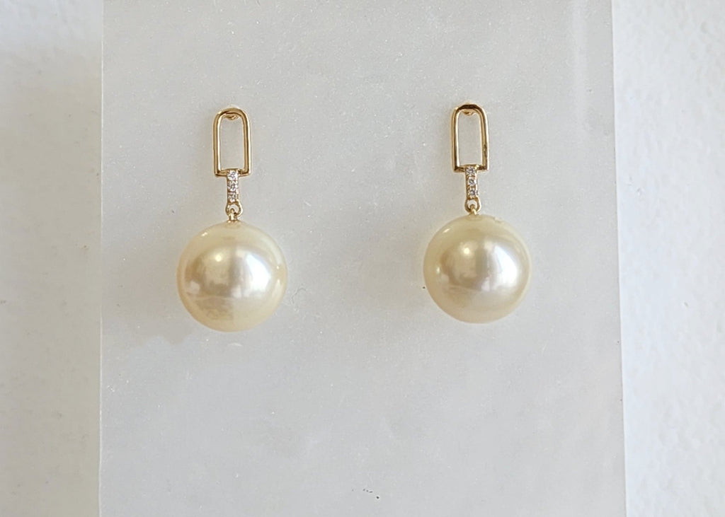 South sea light gold earring