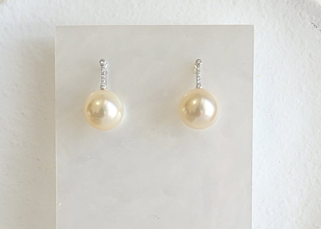 South sea pearl earring