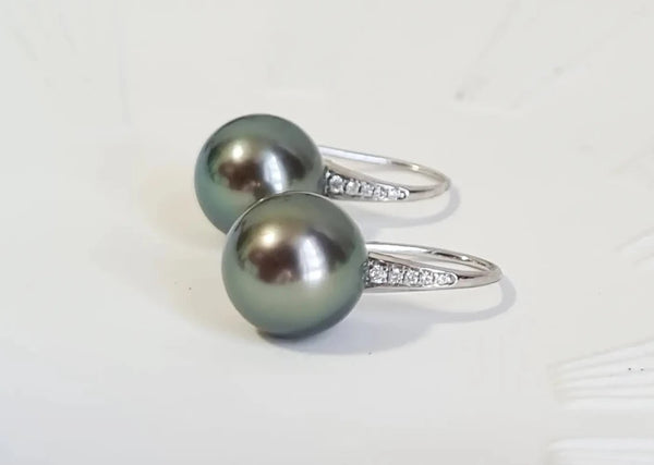 Tahitian sea pearl earring